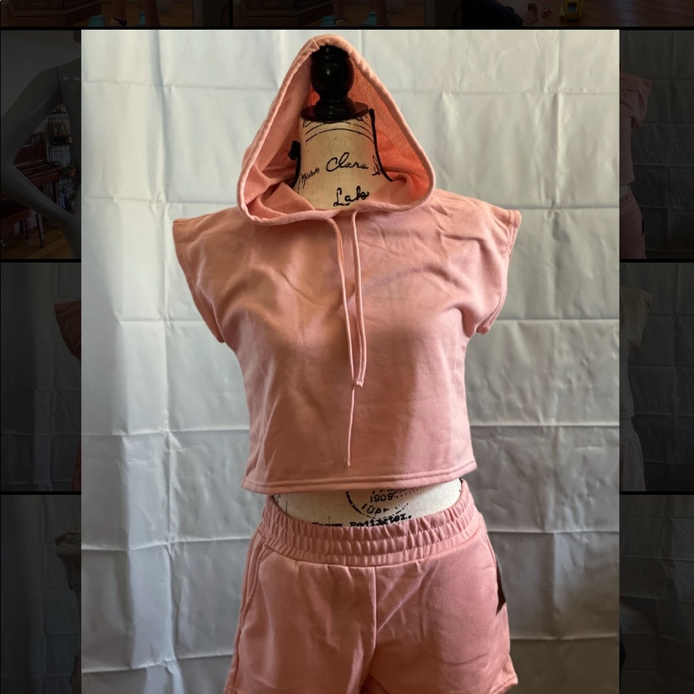 2 piece  sleeveless hooded crop top with shorts